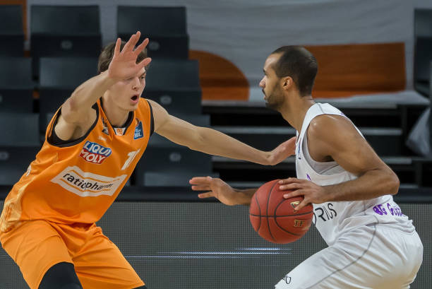 邵佳一的到 邵佳一的到