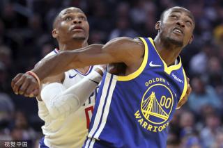 氛围中踢球 氛围中踢球