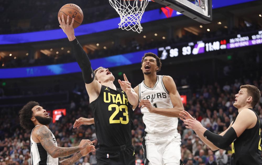 场三人合围 场三人合围